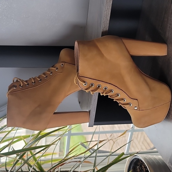 Jeffery Cambell Lita Chunky Heel Platform Lace Up Ankle Boots - Picture 2 of 9